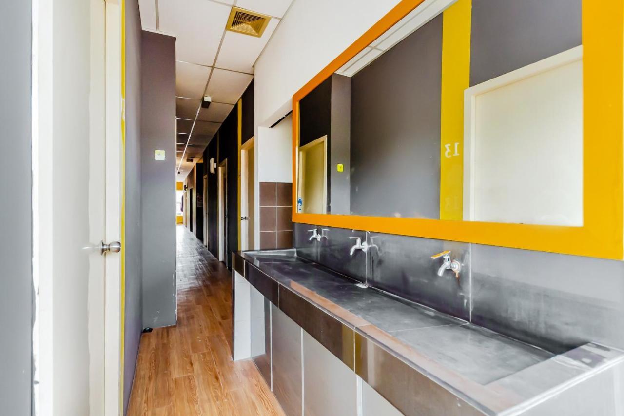 Spot On 89816 Warm Blanket Hotel Johor Bahru Ngoại thất bức ảnh